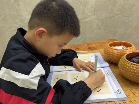 做作業(yè)_副本.jpg 做作業(yè)_副本.jpg